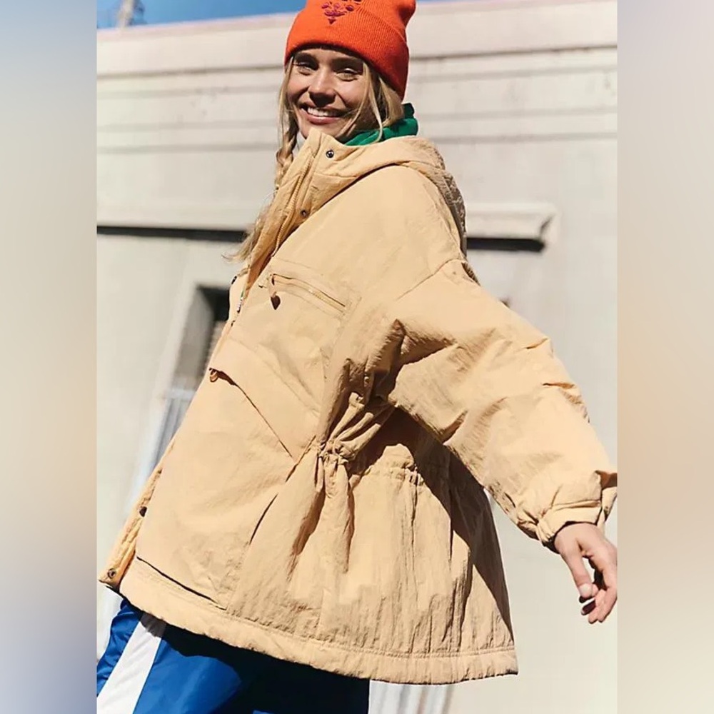 NWT • FP Movement By Free People Billy Boxy Insulated in Nectar